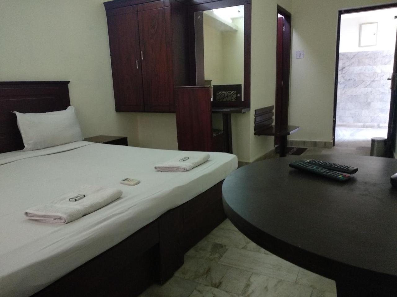 Hotel Park Avenue Kochi Exterior foto