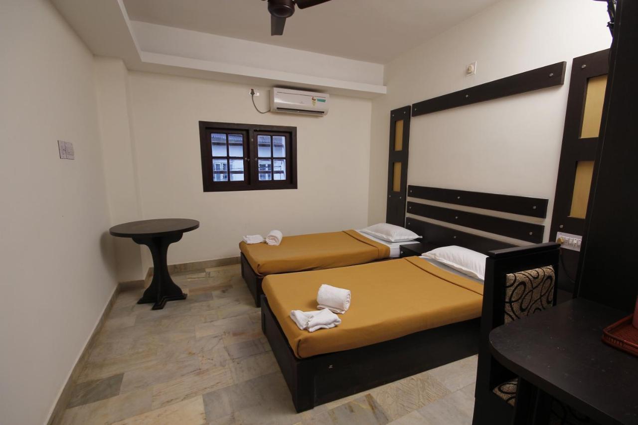 Hotel Park Avenue Kochi Exterior foto